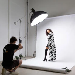 HYPOP SHOP -HYPOP SHOP aputure octadome 120 softbox lifestyle 1 a48112fe 0d57 4598 8a1e 1d2d5b0144a1